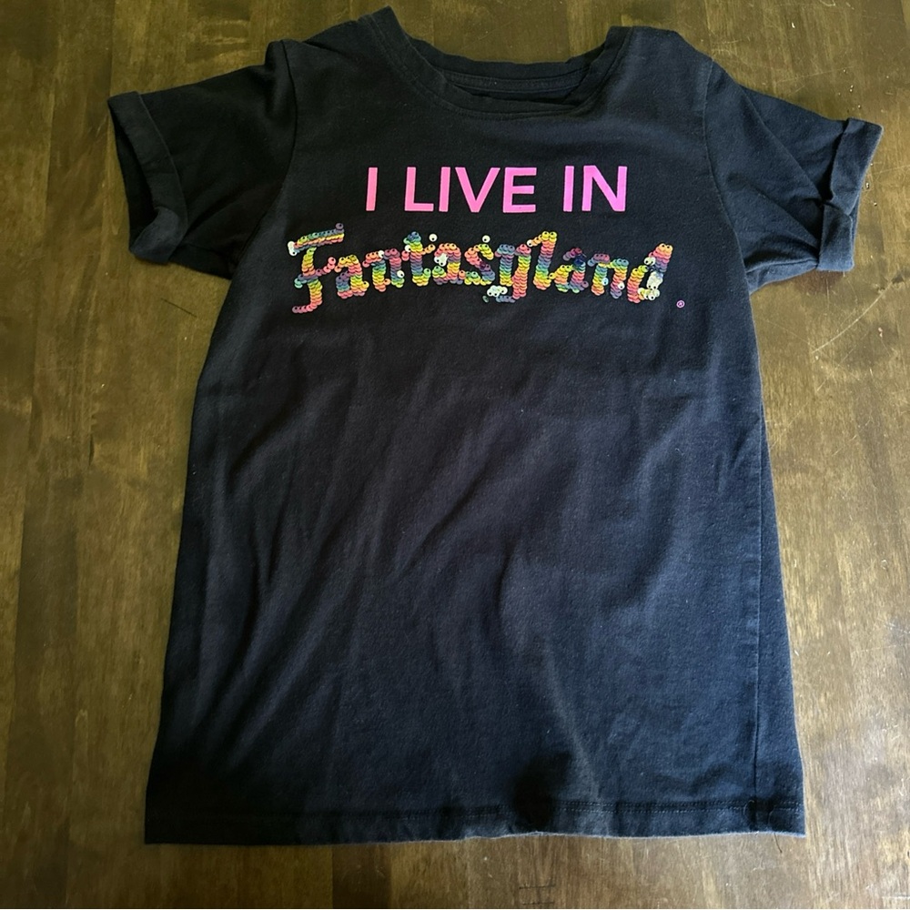Disney Parks Youth Tee Shirt M Medium I‎ Live in Fantasyland Sequins Girly Pink